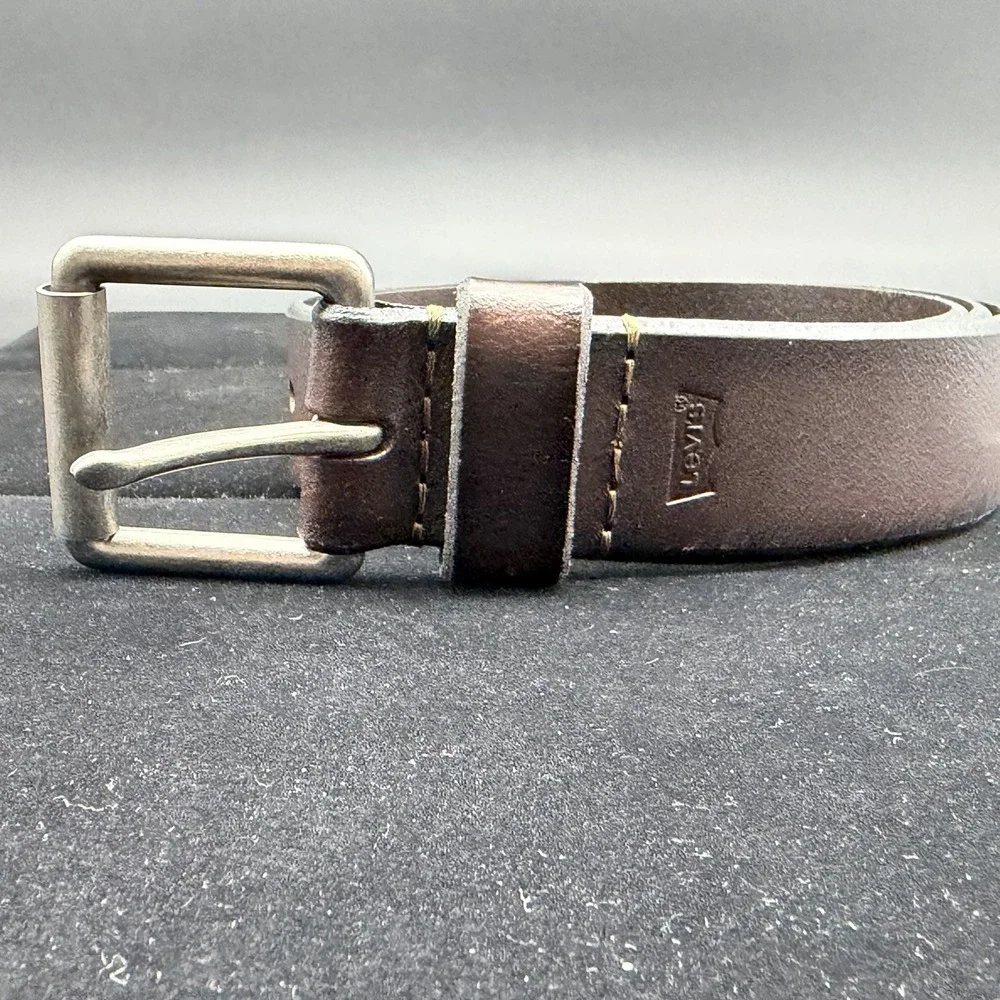 New Levi's Men's Brown Leather Belt 42-44 XL Jean Casual Silver Roller Buckle